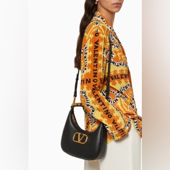 Valentino Garavani Black and Gold Shoulder/Cross body Bag - Picture 4 of 13